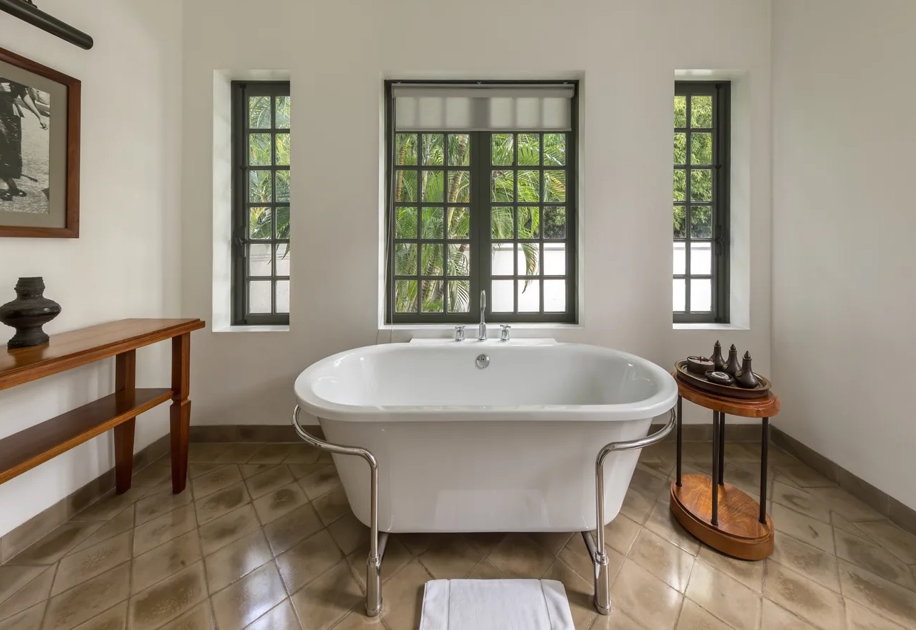 Bathroom Water Damage Cleanup in Newark, NJ